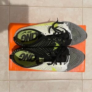 Nike Flyknit Racer